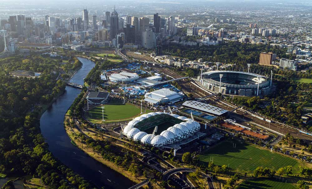 Australien: Melbourne, Metropole des Bundesstaats Victoria Melbourne ist die Hauptstadt des Bundesstaates Victoria in Australien. Sie ist mit 4,25 Millionen Einwohnern nach Sydney die zweitgrößte Stadt des australischen Kontinents. Die Einwohner von Melbourne werden im Englischen Melburnians genannt. Jetzt wurde die Metropole zum sechsten Mal zur lebenswertesten Stadt der Welt gekürt (Foto: Roberto Seba)