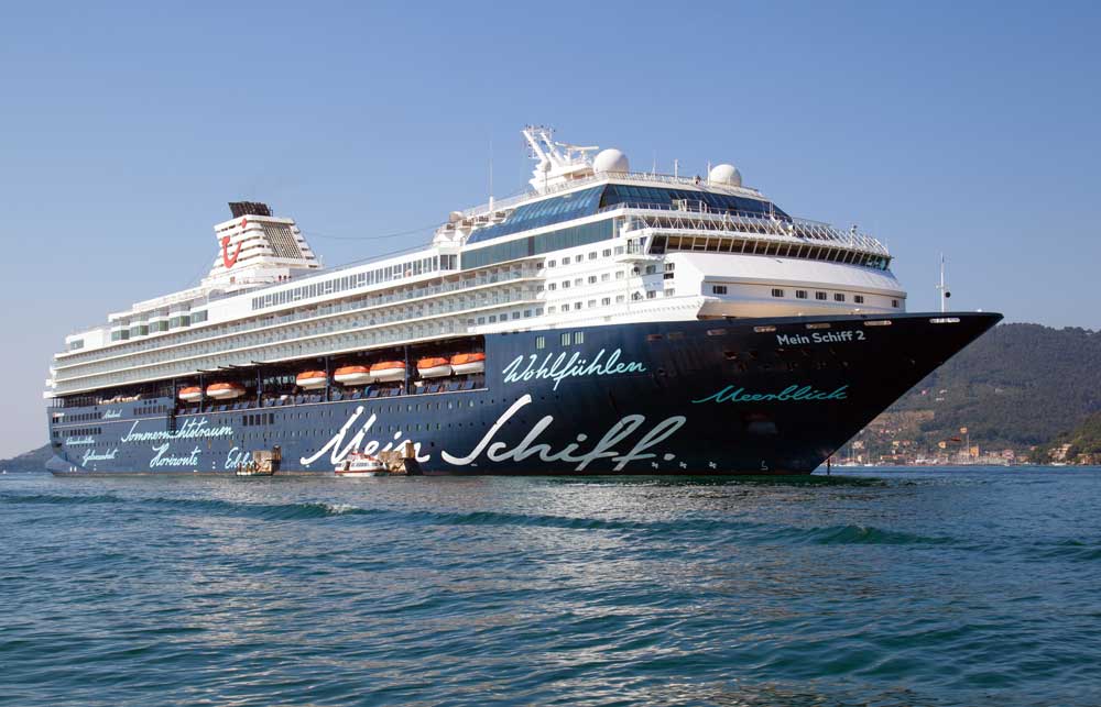 Mit „Mein Schiff 2“ auf Clubbing-Kreuzfahrt im westlichen Mittelmeer (Foto: TUI Cruises)