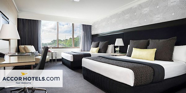 AccorHotels: Neues Management für Zentraleuropa Unter Franchise- und Management-Verträgen wird AccorHotels auch weiterhin Hotels mit anderen Partnern betreiben. Ein Management für Zentraleuropa wurde deshalb gegründet