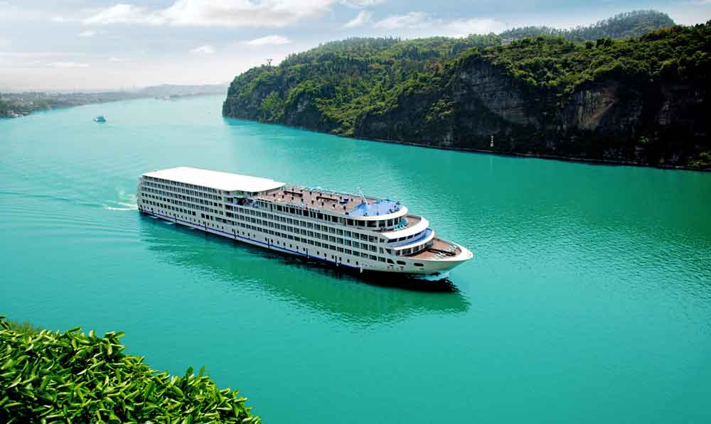 Flusskreuzfahrtschiff MS President Ob in Europa oder in Asien – bei nicko Flusskreuzfahrten gibt’s zu jedem Flughafen das Rail&Fly-Ticket gratis
