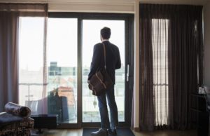 Warum Geschäftsreisen Ihre Karriere beflügeln Internationale Umfrage zeigt: Geschäftsreisen machen Unternehmen und Mitarbeiter glücklich (Foto: GettyImages, Booking.com))