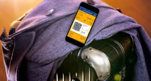 Lufthansa mit automatischem Check-In Lufthansa Check-in: Kofvfer mit Smartphone