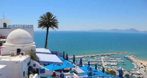 Viele Gründe für einen Urlaub in Tunesien Tunesien: Ausblick von Sidi Bot Saïd aufs Mittelmeer