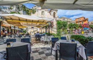 Genussreise: Wie schmeckt Sizilien? Sizilien: Restaurant in Taormina
