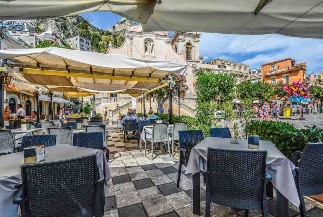 Sizilien: Restaurant in Taormina