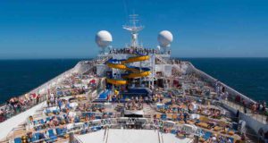 Sieben Tipps für Kreuzfahrten-Newcomer Kreuzfahrten: Sonnendeck auf einem Kreuzfahrtschiff