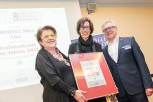 Direktorin von Arcotel Nike Linz, Marketingchefin und Co-Herausgeber