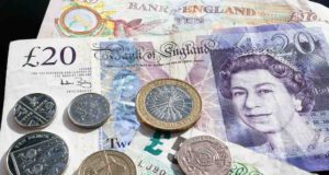 Centtrip hilft beim Währungsumtausch Centtrip erspart Währungsumtausch: Im Bild britische Pfundnoten und Kleingeld