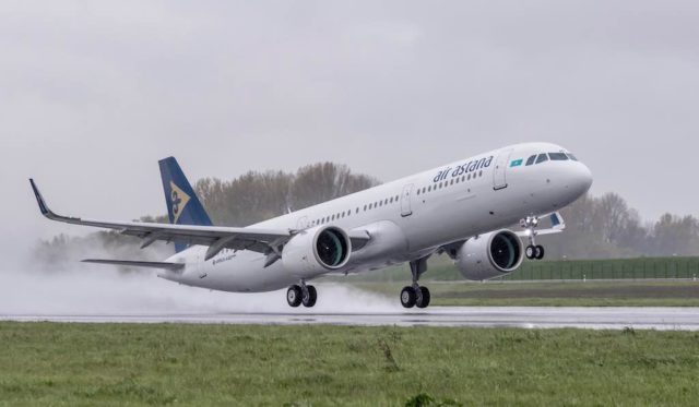 Start einer Maschine der Air Astana A321neo