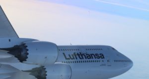 Mit Handgepäck nach Nordamerika fliegen Preisbewusste Passagiere, die nur mit Handgepäck nach Nordamerika fliegen, zahlen bei der Lufthansa weniger
