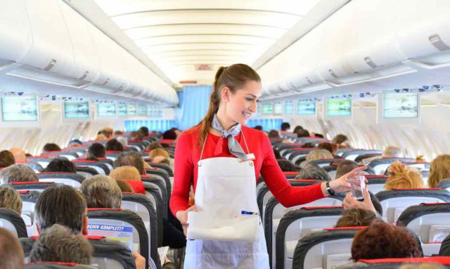 crew an bord Austrian Airlines Group - Huber 1024 Passagierzahlen für Mai zeigen, dass die Flüge von Austrian gut ausgelastet ist