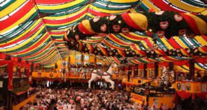 Oktoberfest als bieriges Business-Event Das Oktoberfest in München ist zu einem Networking-Treffpunkt für Unternehmen, Banken, Versicherungen und Autofirmen geworden (Foto: Pixabay, Holzijue)