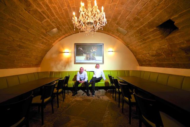 Die Stuttgarter Brüder Ferdinand und Maximilian Trautwein verfeinern die schwäbische Küche mit einem modernen Touch (Foto: Stuttgart-Marketing GmbH)