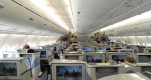 Was wollen Passagiere wirklich? Passagiere ärgern sich über Pannen und Verspätungen der Fluggesellschaften, aber sie verzichten nicht aufs Fliegen (Foto: Tobias Groos CC BY 2.0, via Wikimedia Commons)