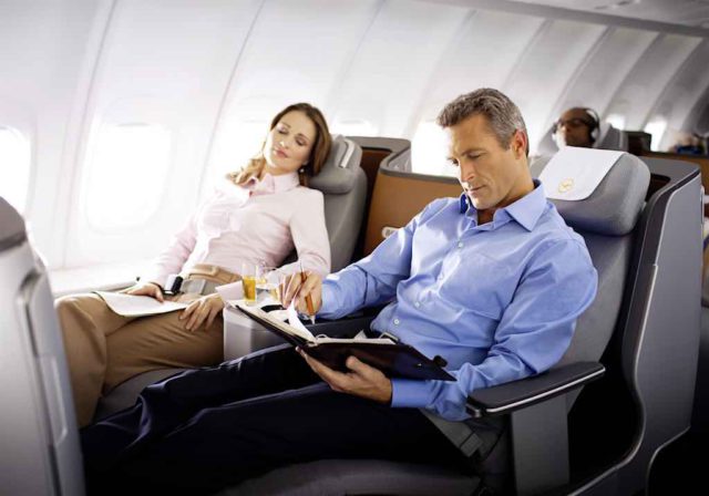 Geschäftsreisende würden gern mal ihren Partner auf eine Dienstreise mit anschließendem Kurzurlaub mitnehmen (Foto: Lufthansa)