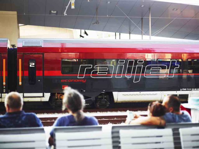ÖBB Warnstreik Wenn die Eisenbahnergewerkschaft will, stehen österreichweit alle ÖBB-Züge still (Foto: ©Philipp Horak)