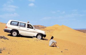 Oman mit persönlichem Scout entdecken! Im Sultanat Oman mit persönlichem Scout auf eine Jeep-Tour in die Wahiba Sands Wüste fahren (Foto: Studiosus)