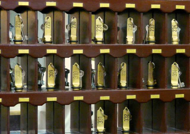 Wie sicher sind Hotels im Ausland? Was kann für mehr Sicherheit getan werden? (Foto: Hans Braxmeier, Pixabay)