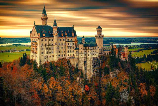 Kampagne Die DZT-Kampagne lädt zum virtuellen Besuch ins Schloss Neuschwanstein ein (Foto: Johannes Plenio, Pixabay)