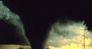 Wo mit Naturkatastrophen zu rechnen ist! Wo Tornados und Naturkatastrophen in 2019 zu erwarten sind und wie man sich auf Reisen darauf vorbereiten kann, zeigt International SOS (Foto: Skeeze, Pixabay)