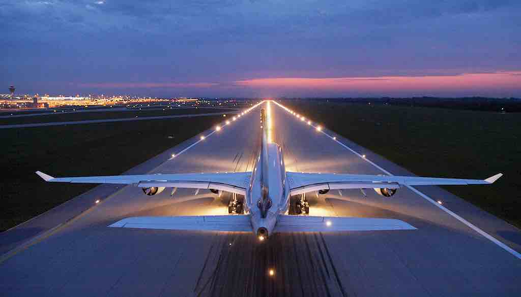 Junge Reisende und Frauen lassen sich das Fliegen nicht vermiesen (Foto: Flughafen München)
