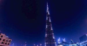 Jetzt nach Dubai schon um 399 Euro fliegen! Der Burj Khalifa, das derzeit höchste Gebäude der Welt, steht in Dubai City (Foto: Bild von Jan Vašek auf Pixabay)