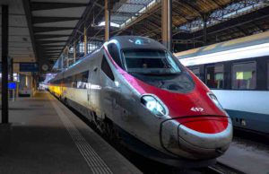 Manager müssen Bahn fahren statt fliegen Bahn fahren statt Business Class fliegen: Schweizer Unternehmen setzen auf mehr Nachhaltigkeit bei Geschäftsreisen (Foto: Daniel Kern, Pixabay)