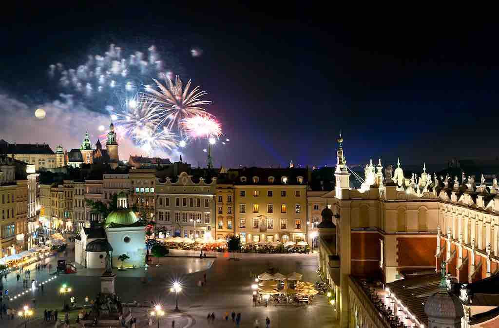 MICE-Destination Krakau: Die frühere Königstadt ist heute Polens beliebtestes Städtereiseziel. Am Hauptplatz Rynek Główny kreuzen sich die Wege aller Besucher (Foto: P. Krzan)