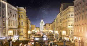 Wenn das Christkind nach Wels kommt Wenn das Christkind nach Wels kommt: Zwischen 22. November und 24. ist die Innenstadt von Wels eineinzigartiger Weihnachtsmarkt