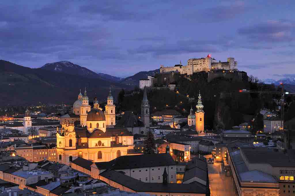 Salzburg, die Stadt an der Salzach, ist ein Touristenmagnet (Foto: Taxiarchos228 [FAL], via Wikimedia Commons)