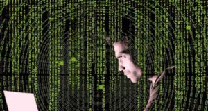 Cybercrime: Die Gefahr kommt von innen Wenn es um Cybercrime geht, dann kommt die Gefahr von innen durch eigene Mitarbeiter (Foto: Robinraj Premchand auf Pixabay)