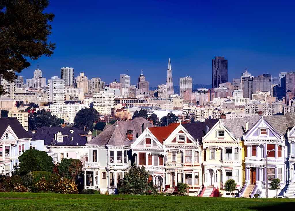 Im sonnigen San Francisco, Kalifornien, herrscht ein anderer Lebensrhythmus als in der gehetzten Millionenmetropole New York (Foto: David Mark, Pixabay)