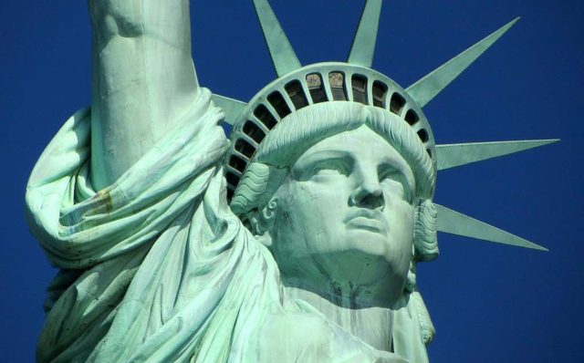 Auf was Sie in den USA achten sollten Auf was Sie in den USA achten sollten: Die Amerikaner sind locker und leger, dennoch gibt es einige Regeln zu beachten (Foto: Ronile, Pixabay)