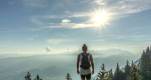 Wandern auf Spuren der Zeitgeschichte Wanderungen und Spaziergänge durch die Zeitgeschichte: Eine aufklärende Spurensuche auf 35 Wegen kreuz und quer durch die Alpenwelt (Foto: Ales Krivec, Pixabay)