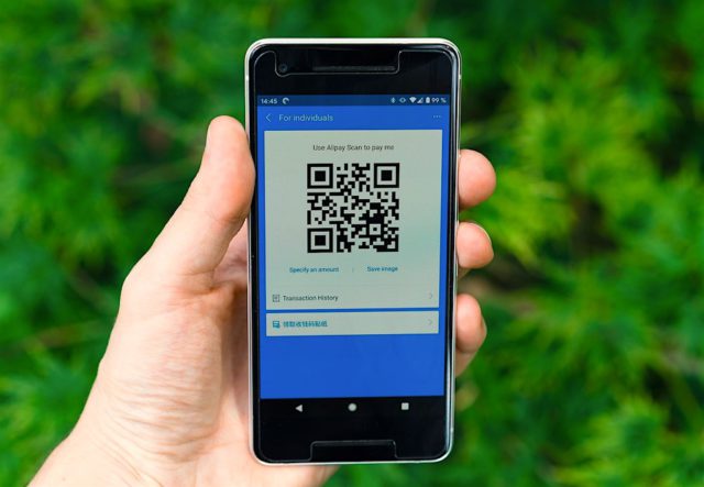 In Zeiten von Corona wird die Bezahlmöglichkeit „Mobile Payment“ von Geschäftsreisenden bevorzugt (Foto: Markus Winkler, Pixabay)