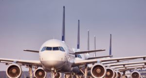Was der Luftverkehr jetzt dringend braucht Ein transatlantisches Pilotprojekt soll dem internationalen Luftverkehr wieder Auftriehb verschaffen. Denn parkende Flugzeuge, wie derzeit in der Coronakrise, bescheren den Airlines enorme Verluste (Foto: Oliver Roesler, Lufthansa)