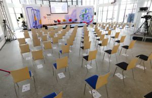 Antigen-Schnelltests für Meetings am Airport Antigen-Schnelltests ermöglich die Abhaltung von Meetings, Konferenzen und Events in der AirportCity am Wiener Flughafen (Foto: ©Pepo Schuster, austrofocus.at)