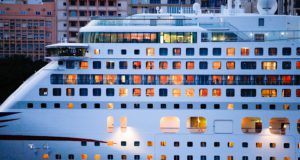 Keine Trinkgeld-Pflicht auf Kreuzfahrten Ob man an Bord eines Kreuzfahrtschiffes Trinkgeld gibt oder nicht, bleibt jedem Passagier überlassen. So ist die Ansicht eines Gerichts nach einer Konsumentenklage (Foto: MustangJoe, Pixabay)