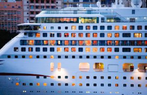 Keine Trinkgeld-Pflicht auf Kreuzfahrten Ob man an Bord eines Kreuzfahrtschiffes Trinkgeld gibt oder nicht, bleibt jedem Passagier überlassen. So ist die Ansicht eines Gerichts nach einer Konsumentenklage (Foto: MustangJoe, Pixabay)