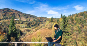 Coworkation: Neue Chance für Tourismus? Coworkation ist das Synonym für mobiles Arbeiten im Urlaub (Foto: ETI)