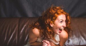 Lachen in Leipzig löst lauter Lachsalven aus Lachen