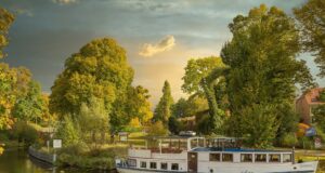 Brandenburg verführt zu Schmatzreisen Rundfahrt mit der Uckerperle auf dem Röddelinsee in Brandenburg