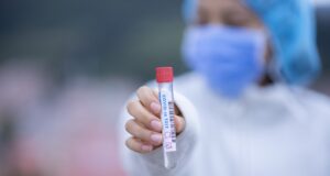 Covid-19-Test in EU für Reisende aus China Covid-19-Test bei der Einreise von Passagieren aus China