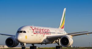 Ethiopian Airlines: Expansionskurs in Europa Ethiopian Airlines expandiert: Bild zeigt ein Flugzeug der Ethiopian Airlines auf dem Rollfeld des Pariser Flughafens