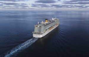 Auf einer Kreuzfahrt dem Winter entfliehen Auf einer Kreuzfahrt dem Winter entfliehen: Bild zeigt das Kreuzfahrtschiff Costa Toscana auf hoher See