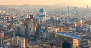 Belgrad als Wirtschaftsstandort der Zukunft Belgrad als neuer Wirrtschaftsstandort: Bild zeigt den Dom des Heiligen Salza, ein mächtiger Kuppelbau im Herzen von Belgrad