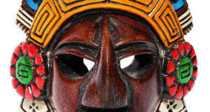 Welche Mitbringsel besser nicht mitnehmen Mitbringsel nicht mitnehmen: Bunte Inka-Maske