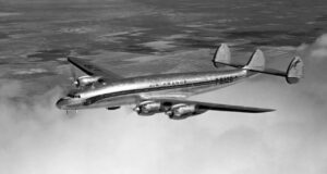 Die Geschichte der Air France in Toulouse Viermotoriges Flugzeug der Air France vom Typ Lockheed Constellation