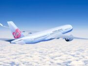 China Airlines baut das Europanetz aus China Airlines erweitert Europanetz: Airbus A350 im Flug am blauen Himmel über den Wolken unterwegs