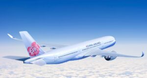 China Airlines: Direkt ab Wien nach Fernost Airbus A350 im Flug am blauen Himmel über den Wolken unterwegs